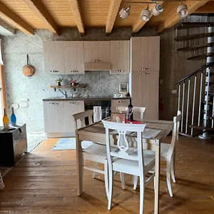https://stone-house-fairytale-flat-with-magic-lake-view.it-lombardy.com